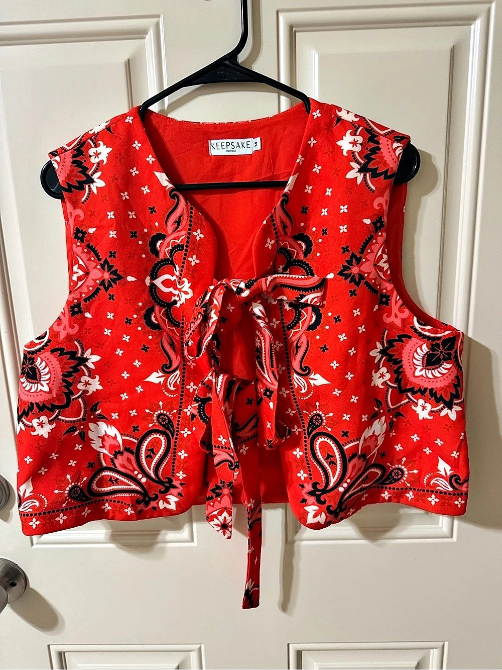 Keepsake Paisley Tie-Front Crop Top in Red & Black Size Medium